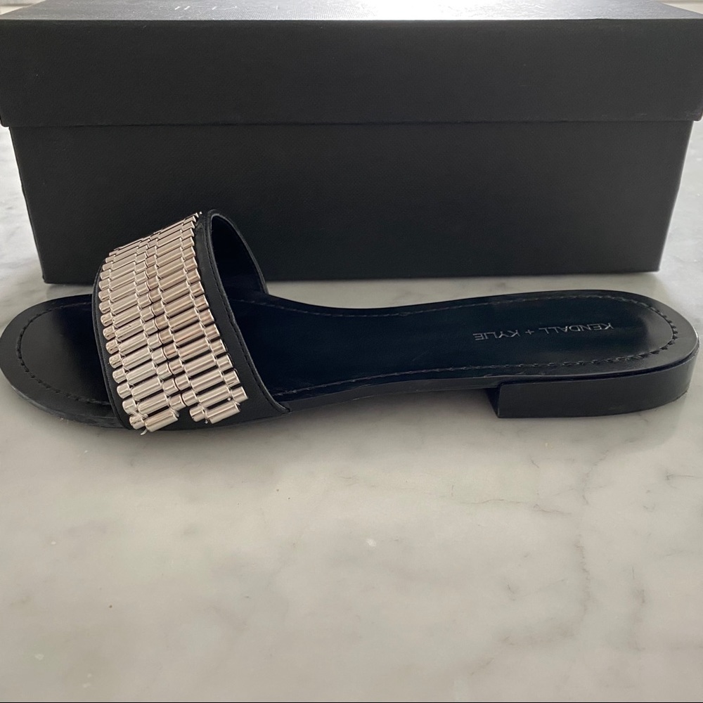 Kendall and Kylie ‘Kennedy’ slide black, size 8.5